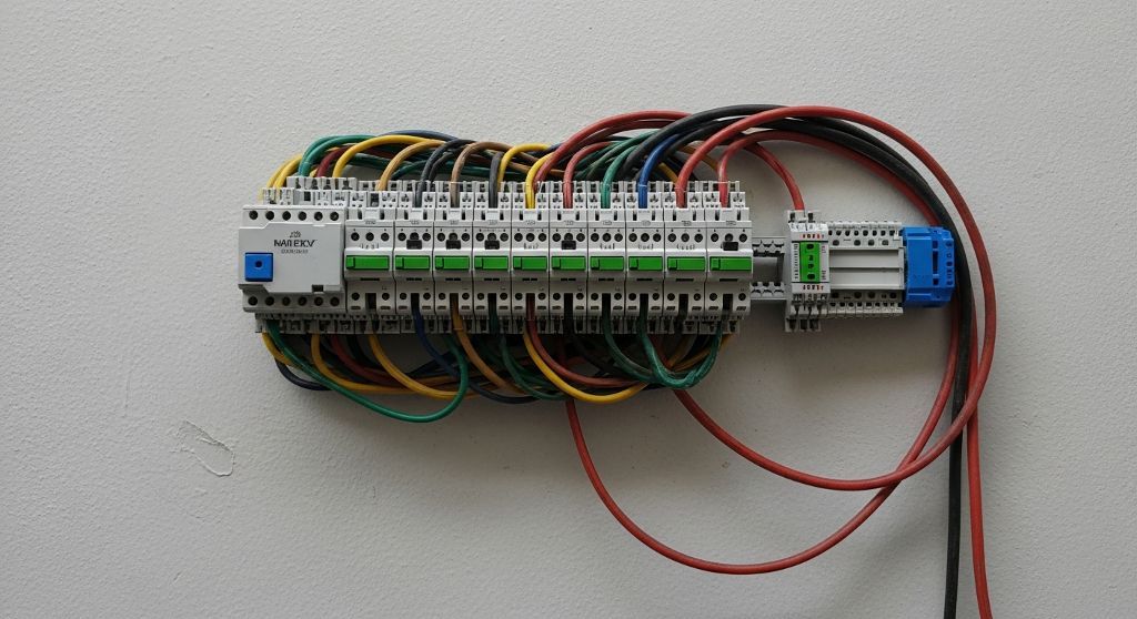Servicio de Instalación de suelos laminados y cerámicos en Corpa